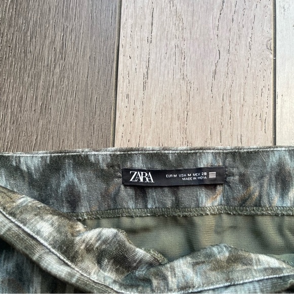 Zara Velvet Green Patterned Skirt - Picture 2 of 7